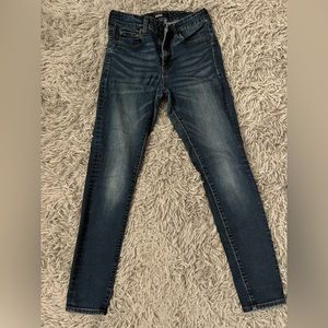 Aeropostale high rise skinny jeans. Size 6